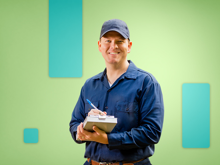 Perosn with baseball cap and pen